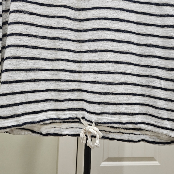 Preloved Buckle Daytrip Bubble Sleeve Pullover Top - Picture 5 of 7